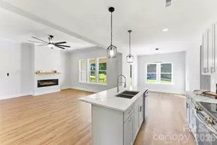 1213 Creek Side Dr, Conover, NC 28613 - Photo 3