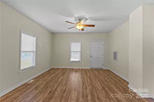 5909 Maple St, Charlotte, NC 28269 - Photo 11