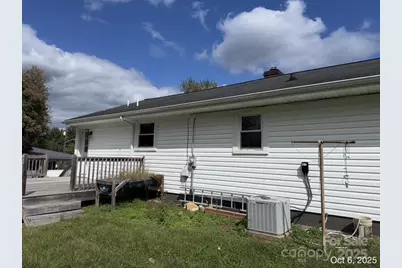 713 Circle Drive NE, Lenoir, NC 28645 - Photo 3