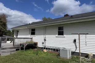 713 Circle Dr NE, Lenoir, NC 28645 - Photo 3