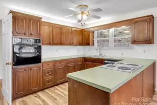 930 Scenic Cir, Waynesville, NC 28786 - Photo 13