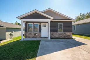 1942 11th Ave NE, Hickory, NC 28601 - Photo 1