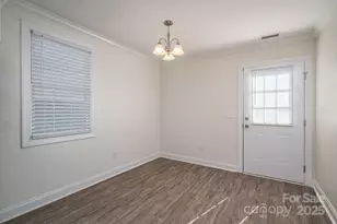 1942 11th Ave NE, Hickory, NC 28601 - Photo 9