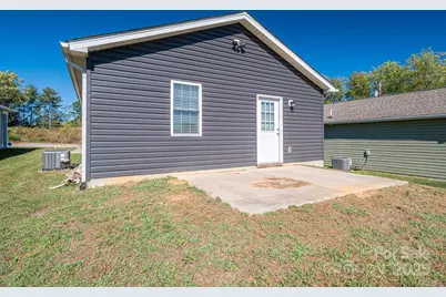 1942 11th Avenue NE, Hickory, NC 28601 - Photo 17