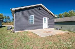 1942 11th Ave NE, Hickory, NC 28601 - Photo 17