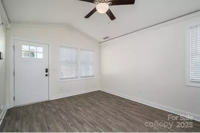 1942 11th Avenue NE, Hickory, NC 28601 - Photo 3