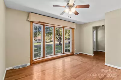 2010 Elizabeth Avenue, Hickory, NC 28602 - Photo 11