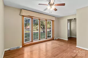 2010 Elizabeth Ave, Hickory, NC 28602 - Photo 11