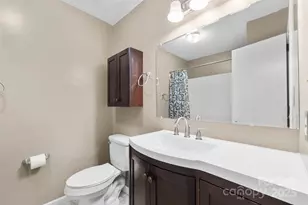 2010 Elizabeth Ave, Hickory, NC 28602 - Photo 15