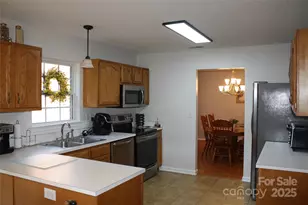 107 Prestwick Ct, Salisbury, NC 28146 - Photo 3