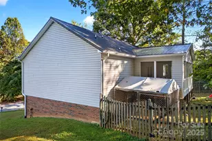 2691 Laurel Pointe Dr, Morganton, NC 28761 - Photo 41