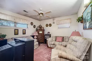 1580 W Cloaninger Ave, Statesville, NC 28625 - Photo 11