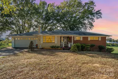 1580 W Cloaninger Avenue, Statesville, NC 28625 - Photo 1