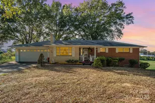 1580 W Cloaninger Ave, Statesville, NC 28625 - Photo 1
