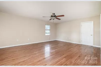 1580 W Cloaninger Avenue, Statesville, NC 28625 - Photo 7