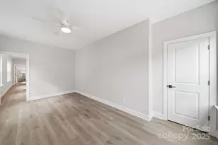 105 N Smallwood Pl, Charlotte, NC 28216 - Photo 37