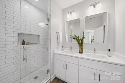 105 N Smallwood Place, Charlotte, NC 28216 - Photo 3