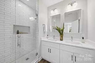 105 N Smallwood Pl, Charlotte, NC 28216 - Photo 3