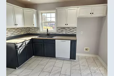 311 N Meadow Drive, Morganton, NC 28655 - Photo 5