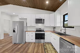 90 Park Street St, Bryson City, NC 28713 - Photo 11