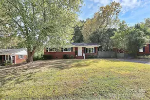 1420 Starbrook Dr, Charlotte, NC 28210 - Photo 3