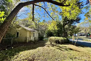 300 E Cedar St, Yadkinville, NC 27055 - Photo 7