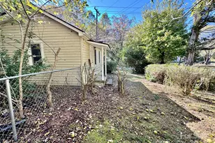 300 E Cedar St, Yadkinville, NC 27055 - Photo 5