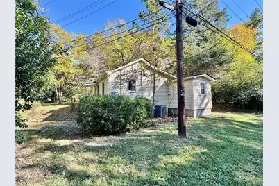 300 E Cedar Street, Yadkinville, NC 27055 - Photo 3