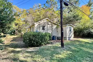 300 E Cedar St, Yadkinville, NC 27055 - Photo 3