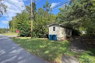 300 E Cedar St, Yadkinville, NC 27055 - Photo 11