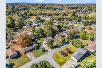 2340 24th Avenue NE, Hickory, NC 28601 - Photo 3