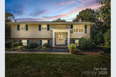 2340 24th Avenue NE, Hickory, NC 28601 - Photo 1