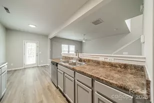 1637 Jakobson Dr, Charlotte, NC 28215 - Photo 15