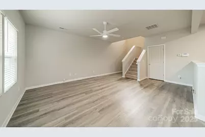 1637 Jakobson Drive, Charlotte, NC 28215 - Photo 9