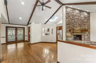 212 Riverside Dr, Morganton, NC 28655 - Photo 3