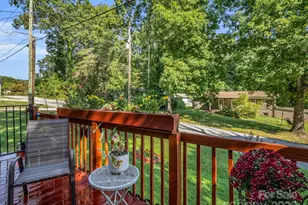 285 Cosmos Dr, Hendersonville, NC 28791 - Photo 11