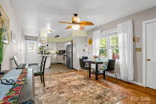 285 Cosmos Dr, Hendersonville, NC 28791 - Photo 15