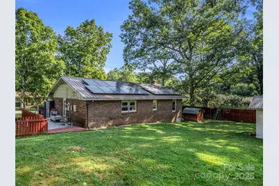 285 Cosmos Drive, Hendersonville, NC 28791 - Photo 3