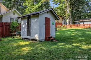 285 Cosmos Dr, Hendersonville, NC 28791 - Photo 7