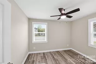 2301 Shamrock Dr, Charlotte, NC 28205 - Photo 17