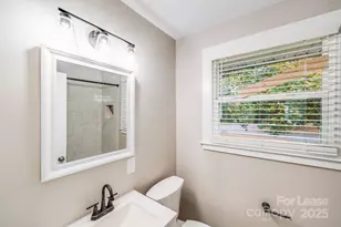 2301 Shamrock Dr, Charlotte, NC 28205 - Photo 13