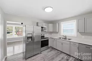 2301 Shamrock Dr, Charlotte, NC 28205 - Photo 1