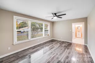 2301 Shamrock Dr, Charlotte, NC 28205 - Photo 3