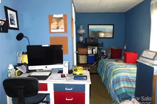 88 E Poplar Dr, Hendersonville, NC 28792 - Photo 13