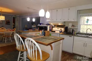 88 E Poplar Dr, Hendersonville, NC 28792 - Photo 7