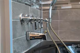 514 King Rd, Flat Rock, NC 28731 - Photo 7