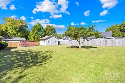 700 Chestnut Lane, Matthews, NC 28104 - Photo 9