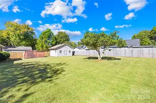 700 Chestnut Ln, Matthews, NC 28104 - Photo 9