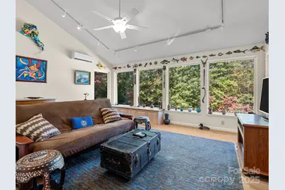 160 Caledonia Road, Landrum, SC 29356 - Photo 15