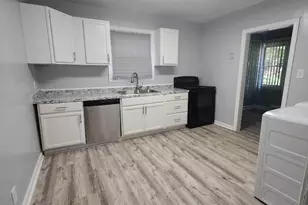 3937 Belcross Dr, Charlotte, NC 28205 - Photo 7